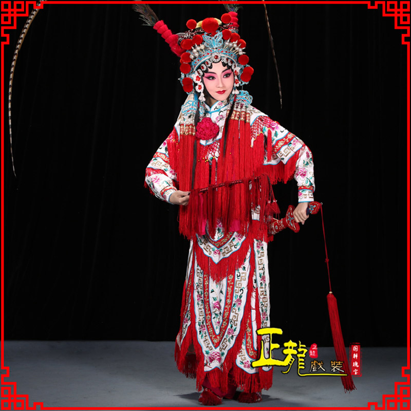 红安刀马旦改容战父 软绉镶边女改良靠